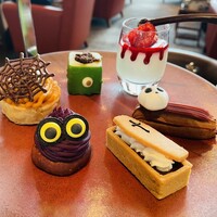 ザ タヴァン グリル＆ラウンジ - 