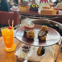 ザ タヴァン グリル＆ラウンジ - 