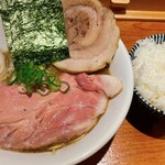 焼きあご煮干しらぁめん はなかぜ - 特製濃厚らぁめん(¥1,290),ライス(¥150)