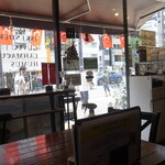 バルシュ ケバブ スタンド - 内観＝入口側