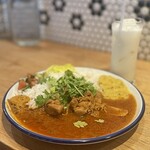 間借りカレー tasty - ラッシーとパクチートッピング