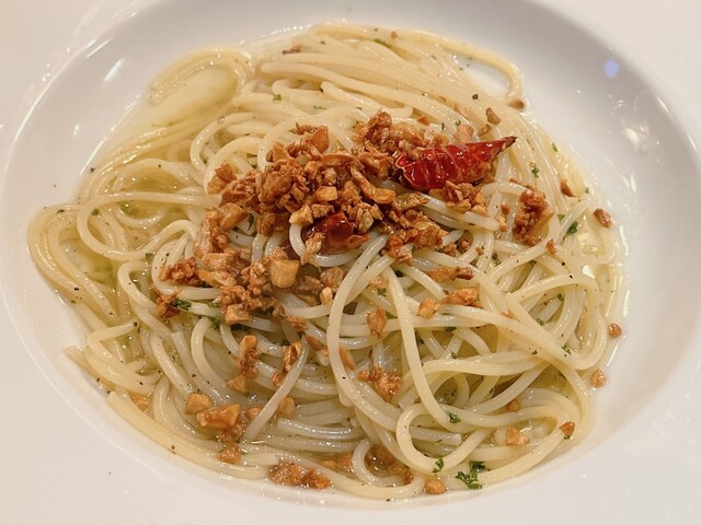 STAND BUZZ - 三宮（神戸市営）/ダイニングバー | 食べログ