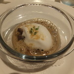 オーグードゥジュール メルヴェイユ 博多 - マッシュルームの温製スープ　カプチーノ仕立て