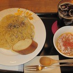 モア カフェ - きのことチーズクリームソース&ミネストローネスープ&アイスコヒーのスープドリンクセット