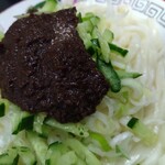 白龍 - じゃじゃ麺（中・アップ）