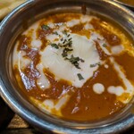 Bata Kare - キーマカレー
                        バターチキンのようなお味
                        ちなみにカーンさんとこだと
                        シーフードがバタチキと同じソース
                        って言ってた気がした