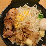 肉盛り みそラーメン 侍倶楽部 - 特製肉盛味噌らーめん（大盛）