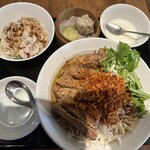 鉄板中華 青山シャンウェイ - 排骨麺セット