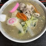 栄楽 - 五目そば（五目のせ塩ベースラーメン）