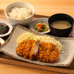 ★Low temperature aged pork cutlet set meal ~2 types of sauce~