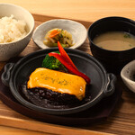 ★Charcoal-grilled Hayashi SPF pork cheese Hamburg set meal