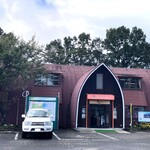 蔵王爽清市場 - 向かいにはチーズキャビン