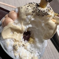 小梅 浦和総本店 - 中に、粒あんとおいも　あんこ苦手だけどちょうどいい量と甘さで美味しくいただきました