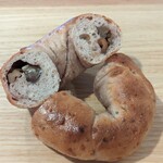 内橋 BREAD SHOP STUDIO - マロン・ホワイトショコラwithバターウォールナッツ