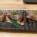 黒豚しゃぶしゃぶと溶岩焼きが 自慢の居酒屋 くろ屋 - 