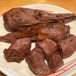 Shou kain - 鴨頭と鴨首のマーラー煮。