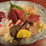 東宝茶屋 - くじらの盛り合わせ