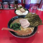 横浜ラーメン おか本 - 