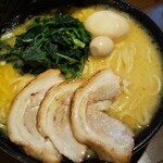 濃厚豚骨ラーメン 濱虎家 - 