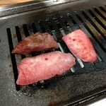 肉の天満屋 神楽亭 - ●ﾗﾝﾁ 単品。中瓶B 658X2+ﾓﾔｼﾅﾑﾙ438+肉ﾊｰﾌ[ﾊﾗﾐ(赤身548+上603+厚切り768+ﾈｷﾞ塩上768)+ｶﾙﾋﾞ(並438+ｹﾞﾀ548+上603)+ﾛｰｽ(上768+特上878)]=7,631円