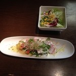 アジクラズ ダイニング - 前菜だ・・・けっこうなアイテムだ（アルファルファ）が旨いしゃきしゃき