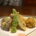 Kawana - 茄子、いんげん、牛蒡、薩摩芋、蓮根、栗の天ぷら盛合せ