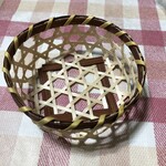 サンタムール - こんなカゴ入りケーキは初めてです！