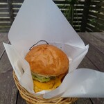 ビーチ バーガー 9 - ダブルチーズバーガー (チェダーチーズ2枚＋100%ビーフパティ＋レタス＋トマト＋バンズ)