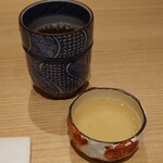 Washoku Ukihashi - 先ずは　お茶と　お出しを