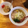 北海飯店 白純 - 塩ラーメンと半チャーハンセット(850円)です。