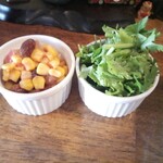 カレーの店 マボロシ - サラダとパクチー
