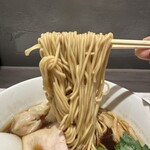 Ramen KURUMU - 肉ワンタン麺 黒＋味玉