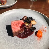 Re：Journal - Carne
                    黒毛和牛特選部位のグリエ
                    茸のフリカッセ
                    ブルーベリーのソース