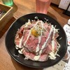 Sumiyaki Bisutoro Rakku - 和牛ローストビーフ丼