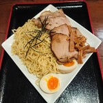 明神そば - ごま辛つけ麺(特盛・チャーシュー大盛)の麺