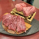 新東京焼肉 遊心 - 厚切り特上タン と確かハラミ