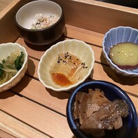 やさい家めい ルミネ横浜店 - 真ん中はアロエのお刺身。