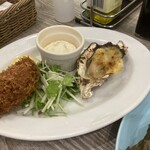 8TH SEA OYSTER Bar - 