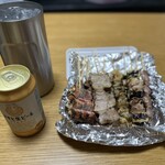 鳥よし - ビールとサーモスジョッキに木挽きブルーの炭酸割りをスタンバイ