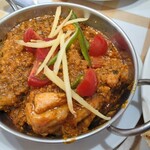 ララチキン（鶏の腿肉と挽肉のカレー）