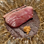 くろ﨑 - ヤイトガツオ　藁焼き