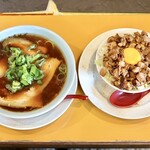 Fujisawa Chuukasoba - 中華そば＋焼豚飯 生卵あり