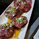 焼肉会館 - 厚切りハラミ