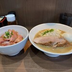 ヌードル＆スパイスカレー 今日の1番 - 