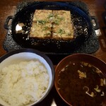 Kunihachi Shokudou - 鉄板焼き とうふ定食