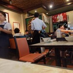 横浜中華街広東料理飲茶専門店 龍興飯店 - 日曜お昼前、ほとんど予約客で席が埋まっていく