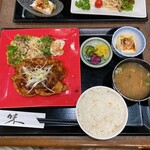 ごはん処 匠家 - 生姜焼きの全容です。