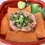 福岡 丼丸 - サーモンネギトロ丼　アップ