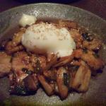 うまうま - 2013.10. 豚肉キムチ炒め温玉のせ（\680）