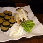 炭火焼ステーキ　天元 - 野菜とガーリックライス巻